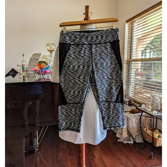 Calvin Klein Performance quick dry stretch capri pants Sz M - Picture 1 of 7